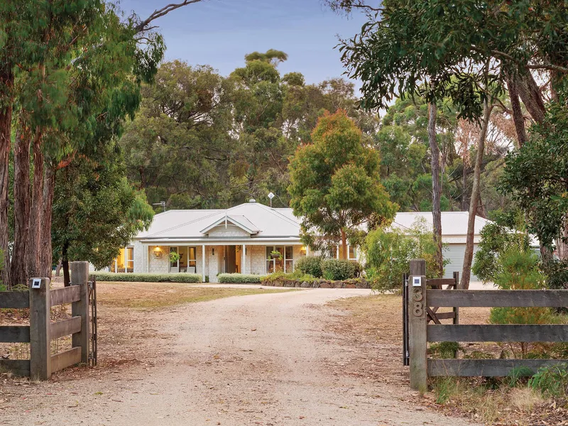 Tree Change- Beautiful Home On 5 acres (approx’)