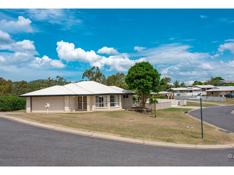 LOWSET BRICK IN FAMILY FRIENDLY ESTATE