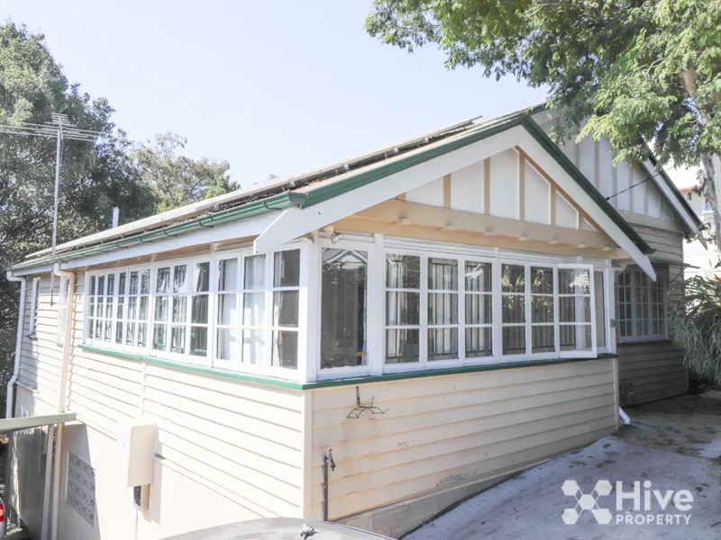 Fully furnished residential property 800m to QUT Kelvin Grove!!