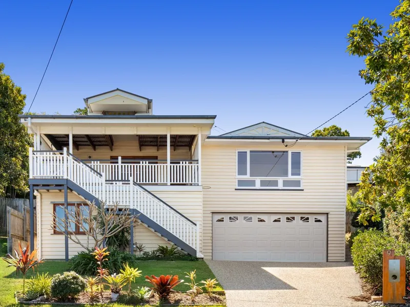 Peaceful cul-de-sac home walking to prestigious schools and train station