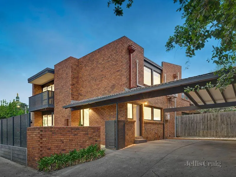 Stylish, sun-drenched and central