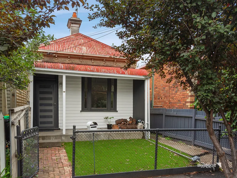 WELL- PRESENTED VICTORIAN HOME IN TRANQUIL LOCATION!