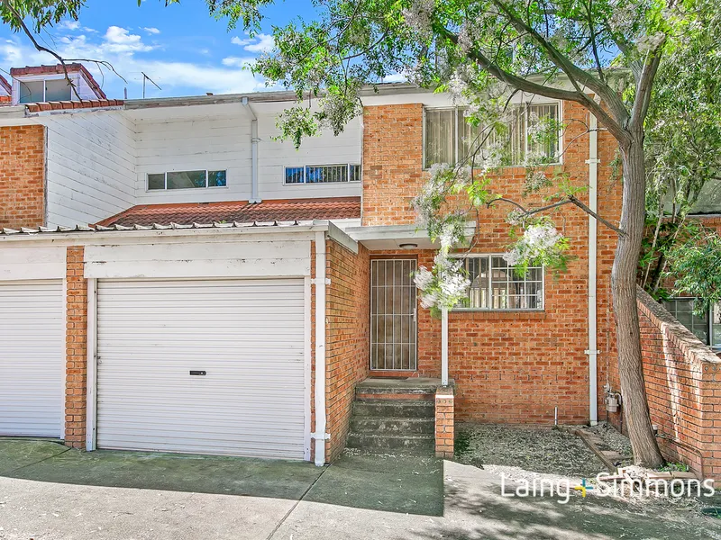 Leafy three-bedroom townhouse with a private backyard