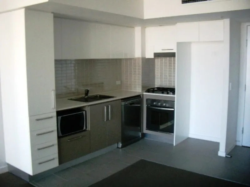 Southport Central Mantra Residence 1 Bedroom Unfurnished 20th Floor