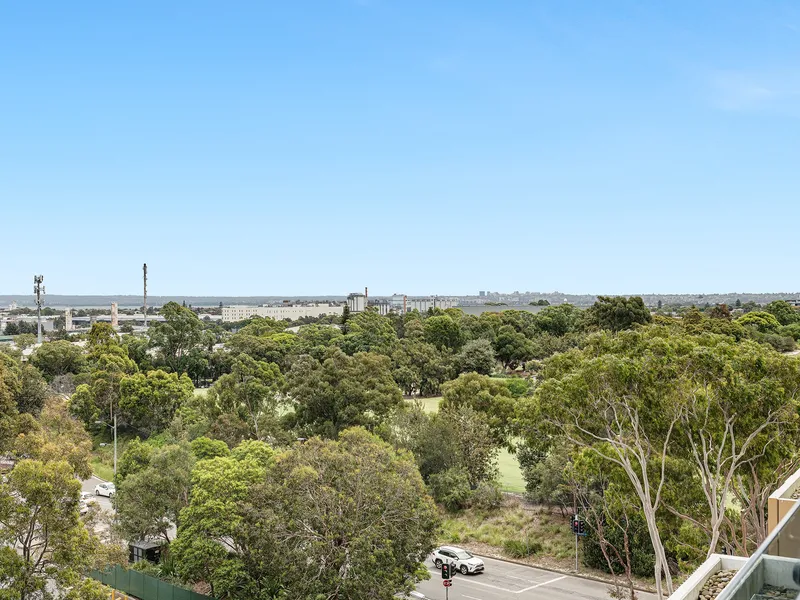 Designer apartment with views of Botany Bay & Golf Course