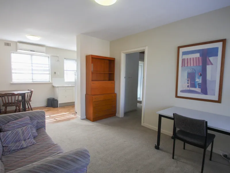 FULLY FURNISHED & FULLY RENOVATED 1X1 UNIT 150m FROM UWA!