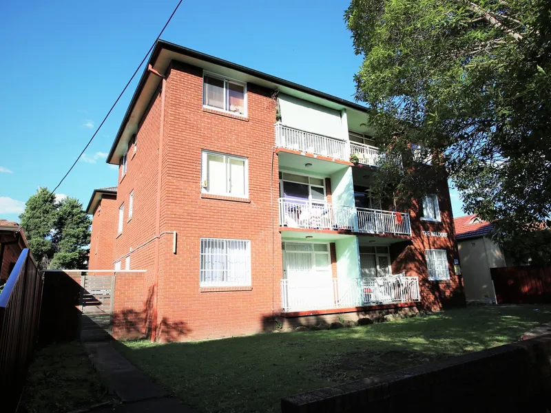Well presented 2 Bedroom Unit 