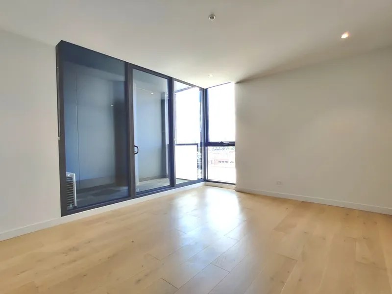 Well Maintained 1 Bedroom 1 Bath Apartment in Golden Location!