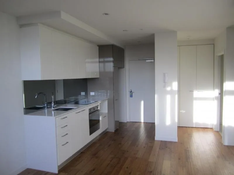 Modern 1 Bedroom in Superb Location