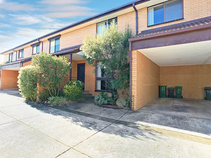 Bright spacious and in quiet location