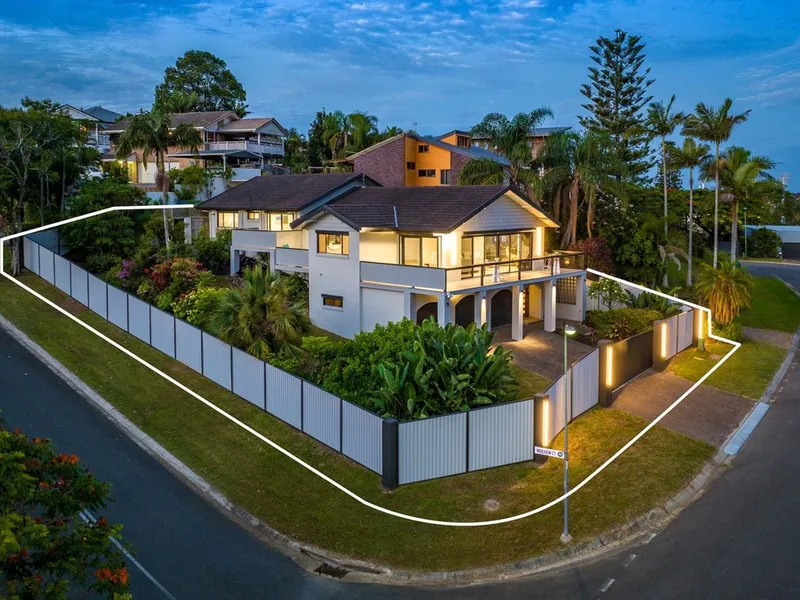 Amazing Views - Large Family Home