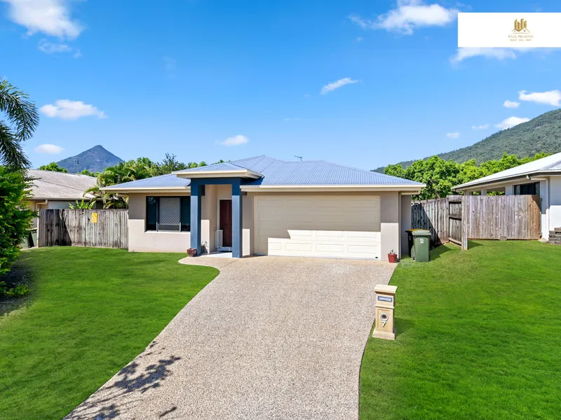 FAMILY HOME IN QUIET CLOSE - PARKLAND AT REAR