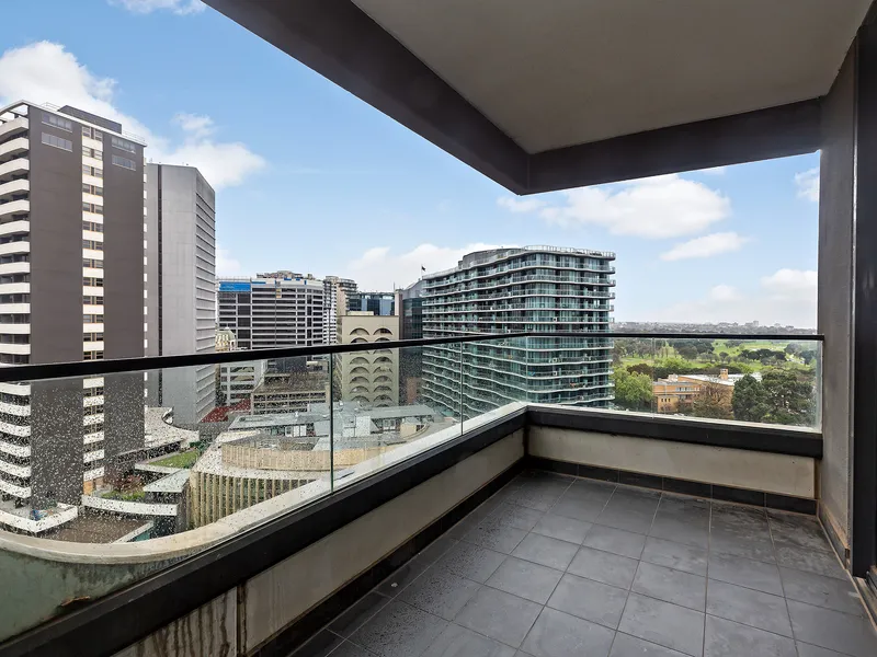 Iconic Melbourne views offered with this one bedroom, plus study apartment!