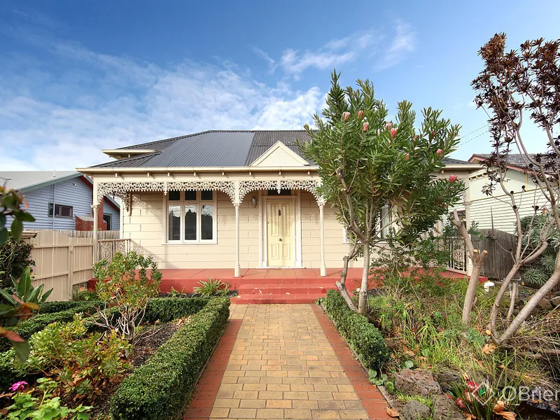 Victorian Cottage In Prime Location! 