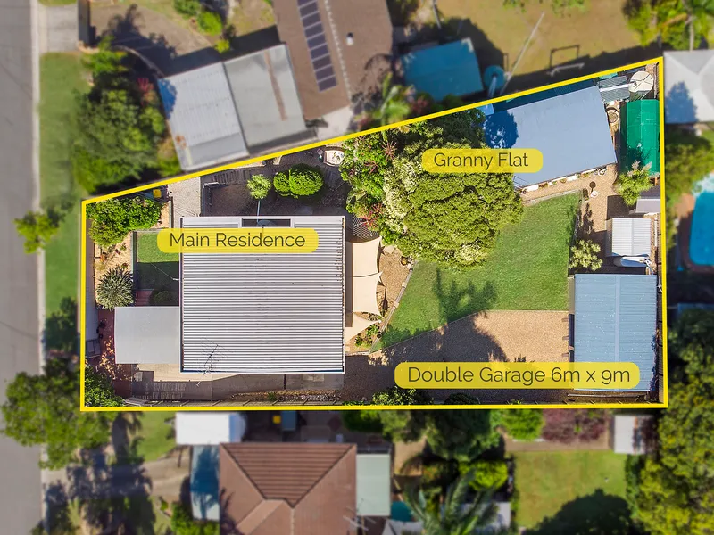 Dual Living Tradie’s Paradise in Convenient Location