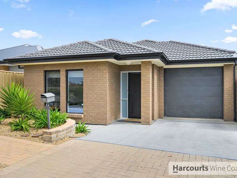 Relaxed Modern Living Overlooking Reserve