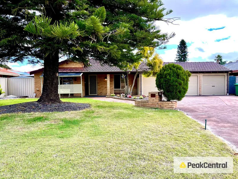 SERENE FAMILY LIVING WITH SWIMMING POOL!