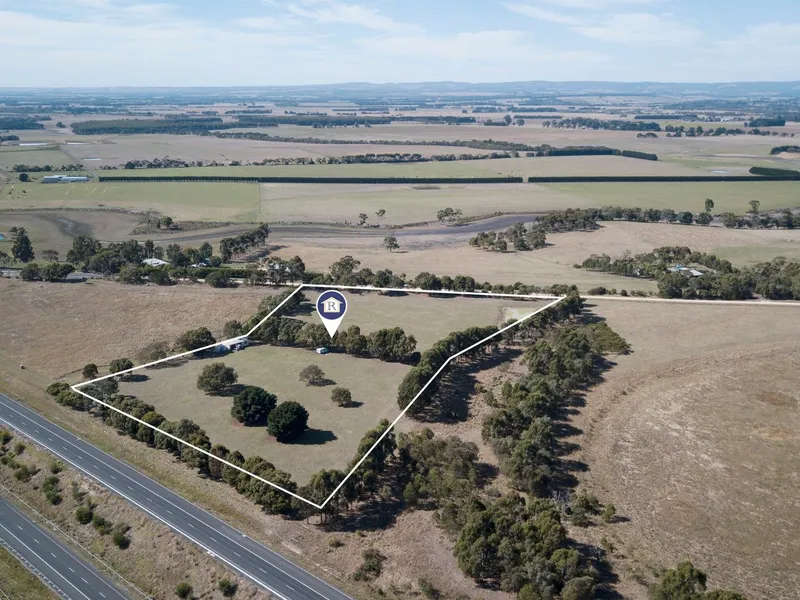PRIME PASTURE WITH DUAL ROAD FRONTAGE