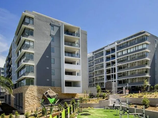 THREE BEDROOM APARTMENTS AVAILABLE (UNFURNISHED)!
