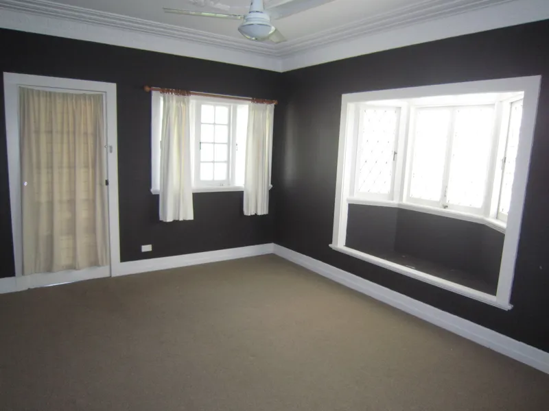 Stylish 1 Bedroom Living in Convenient Location