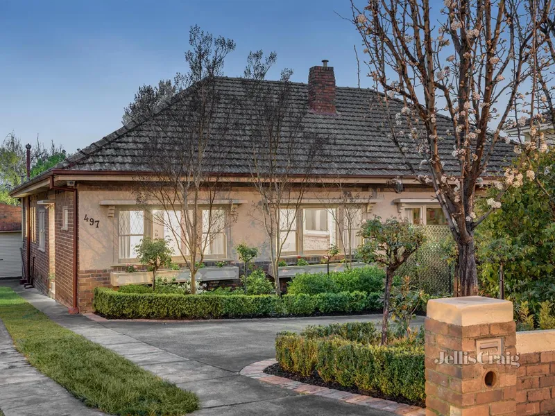 Art Deco entertainer with approved plans and permits