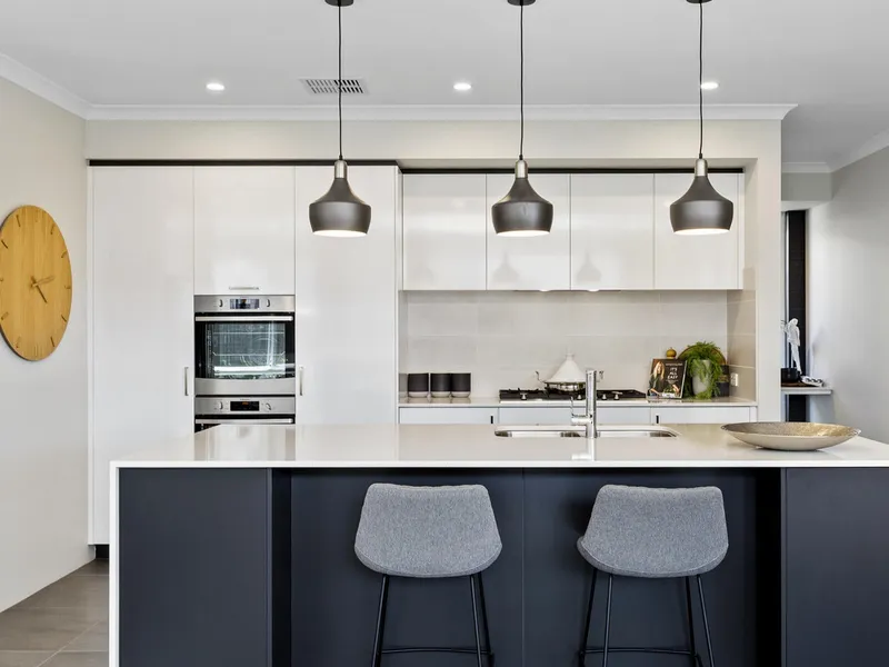 An Amazing Opportunity In Lakelands!!