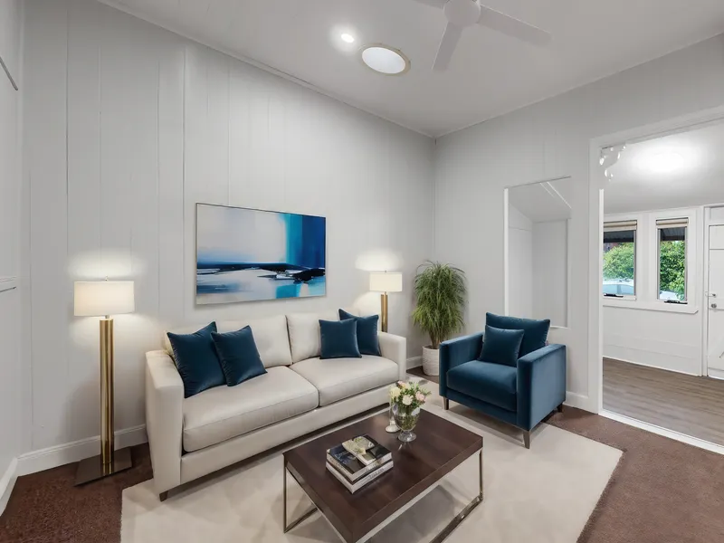 Walk to Rosalie Village, Paddington shops & cafes!