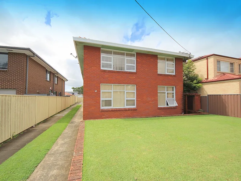 Ideal Location, Close to all