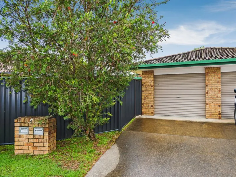 Tidy Duplex located in an Ideal Labrador Location