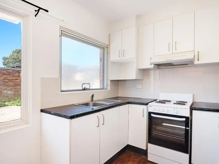 GROUND FLOOR TWO BEDROOM!