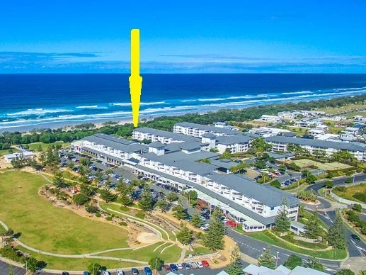 Stunning Beachfront 2 Bedroom 'Club Suite' with high rental income