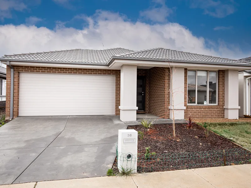 FAMILY HOME IN POPULAR ESTATE!