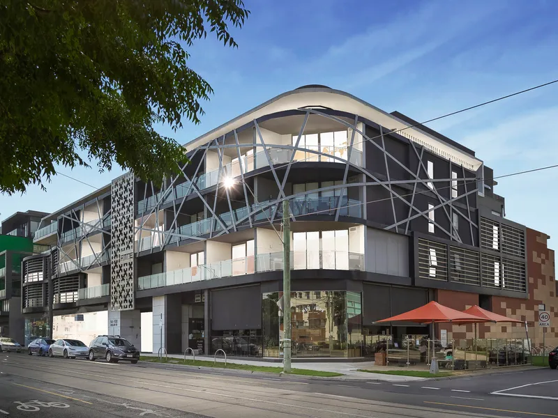 A Cosmopolitan Lifestyle Beckons