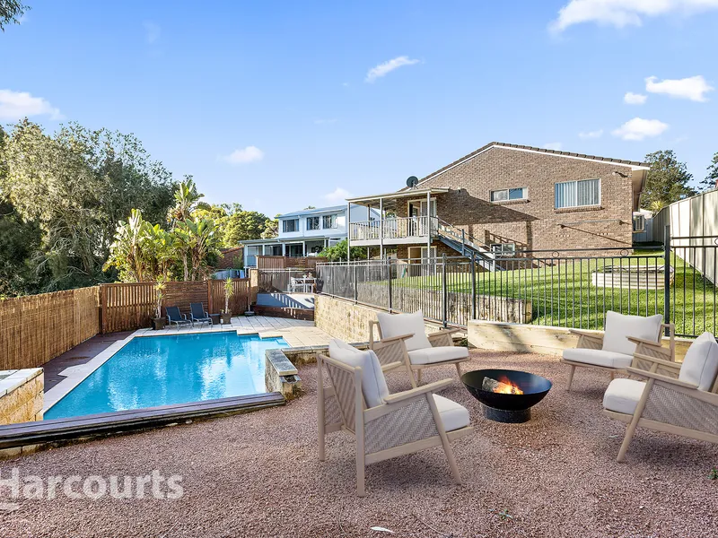 Social Sanctuary, 854sqm family retreat with swimming pool!