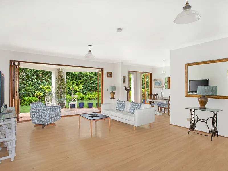 Terrace like apartment in great location