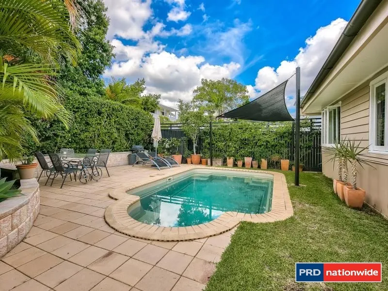 SPACIOUS 3 BED FAMILY HOME WITH TEENAGERS RETREAT or HOME OFFICE and INGROUND POOL