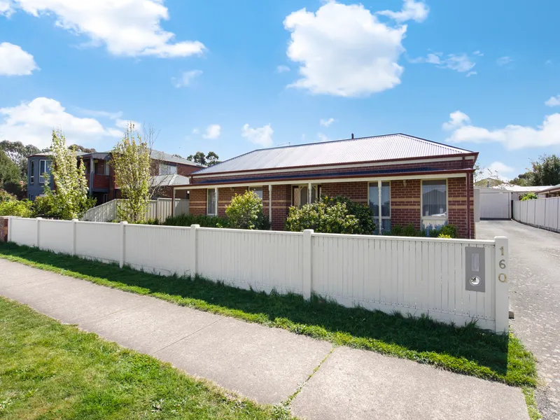 THREE BEDROOM FAMILY HOME WITH SHEDDING ON LARGE BLOCK
