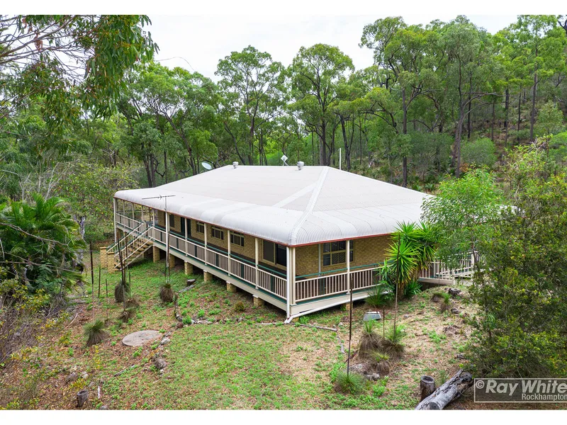 Large Queenslander on secluded 1.35ha / 3.3 acres