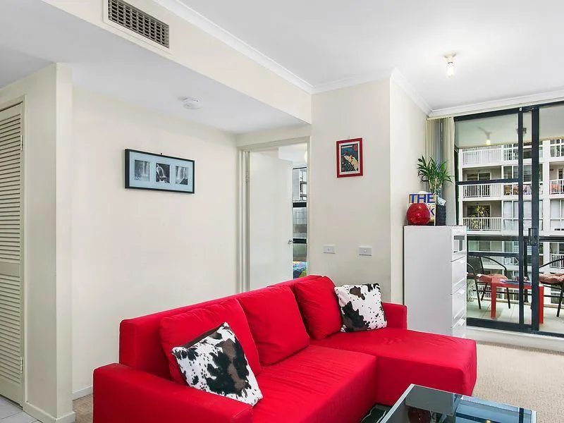 One bedroom apartment in ideal location