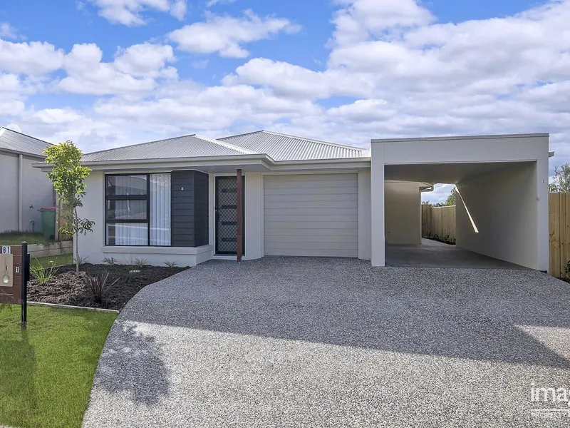 1 BEDROOM DUPLEX WITH YARD!