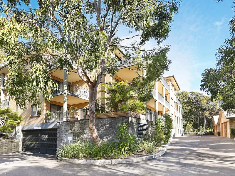 Immaculate top floor position with north aspect