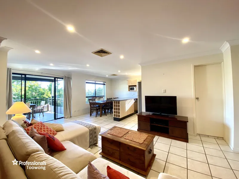 Fully Furnished Ducted Air Conditioned 3 Bedroom Unit In Quiet Location.