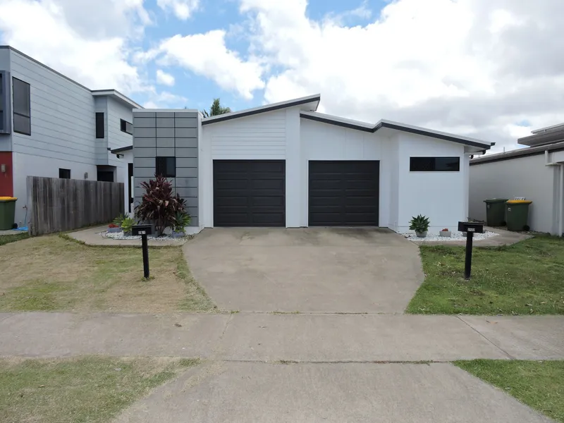 STYLISH DUPLEX IN RIVERS EDGE ESTATE