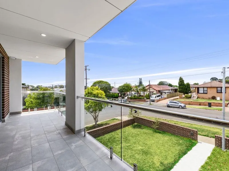 Light filled & brand new 1 bedroom unit