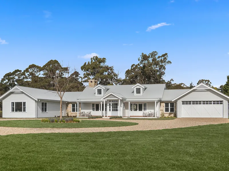 Picture Perfect Elegance and Enviable Lifestyle Bliss