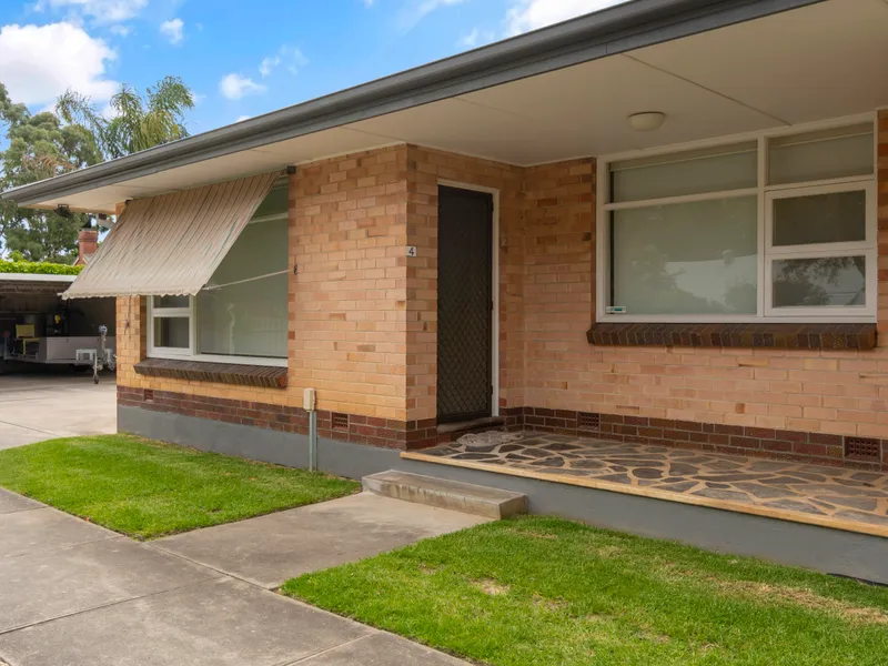 Neat & Tidy Two Bedroom Unit!