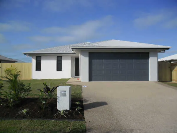 FAMILY HOME IN MOUNT LOW