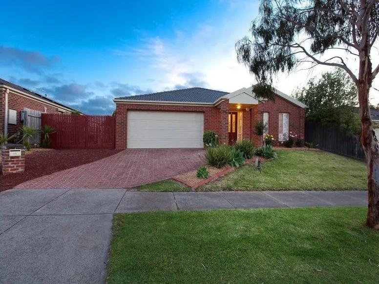 Spacious 4 Bedroom Home in Webster Court, Carrum Downs