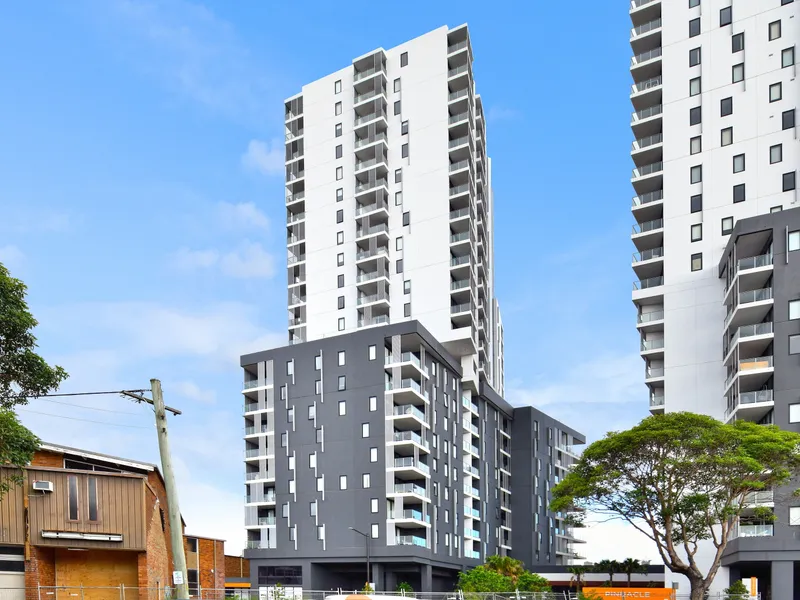 North East 2 Bedroom Apartment in Pinnacle with District Views