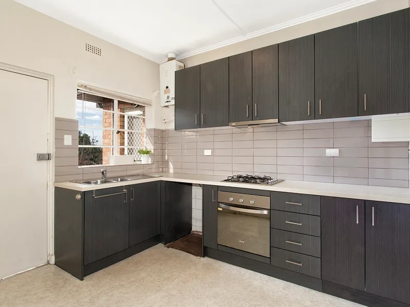 2 Bedroom Apartment in Perfect Location!